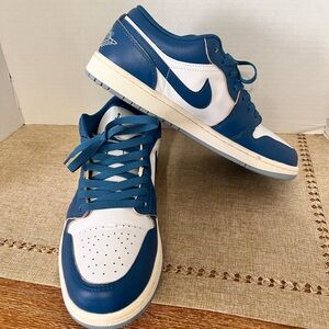Nike Men's Jordan 1 Blue and White Sneakers